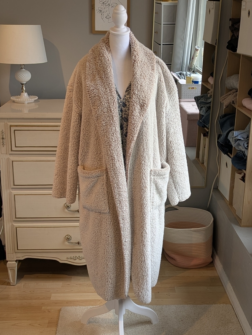 Cozy Plush Teddy Coat- Tan Cream Oversized Medium, Super Soft, Pockets, 42"